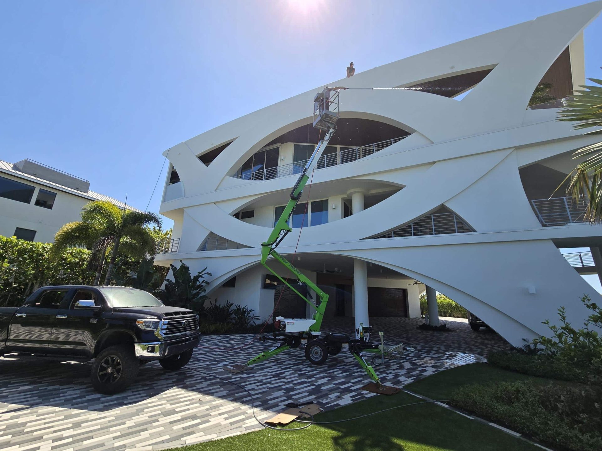 Commercial roof cleaning 1 John Ringling Way Property Management Quarterly House Wash (23)