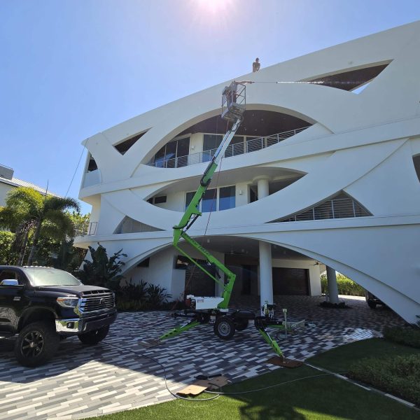 Commercial roof cleaning 1 John Ringling Way Property Management Quarterly House Wash (23)