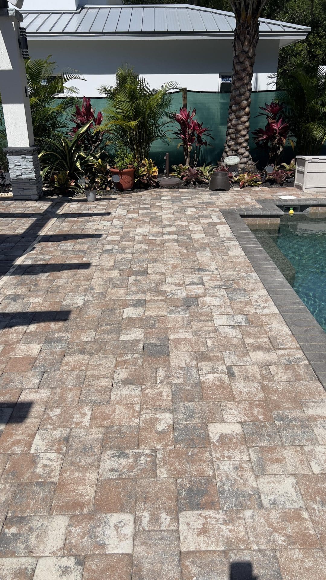 1671 North Drive Sarasota Fl Paver Seal and driveway clean after photo (12)