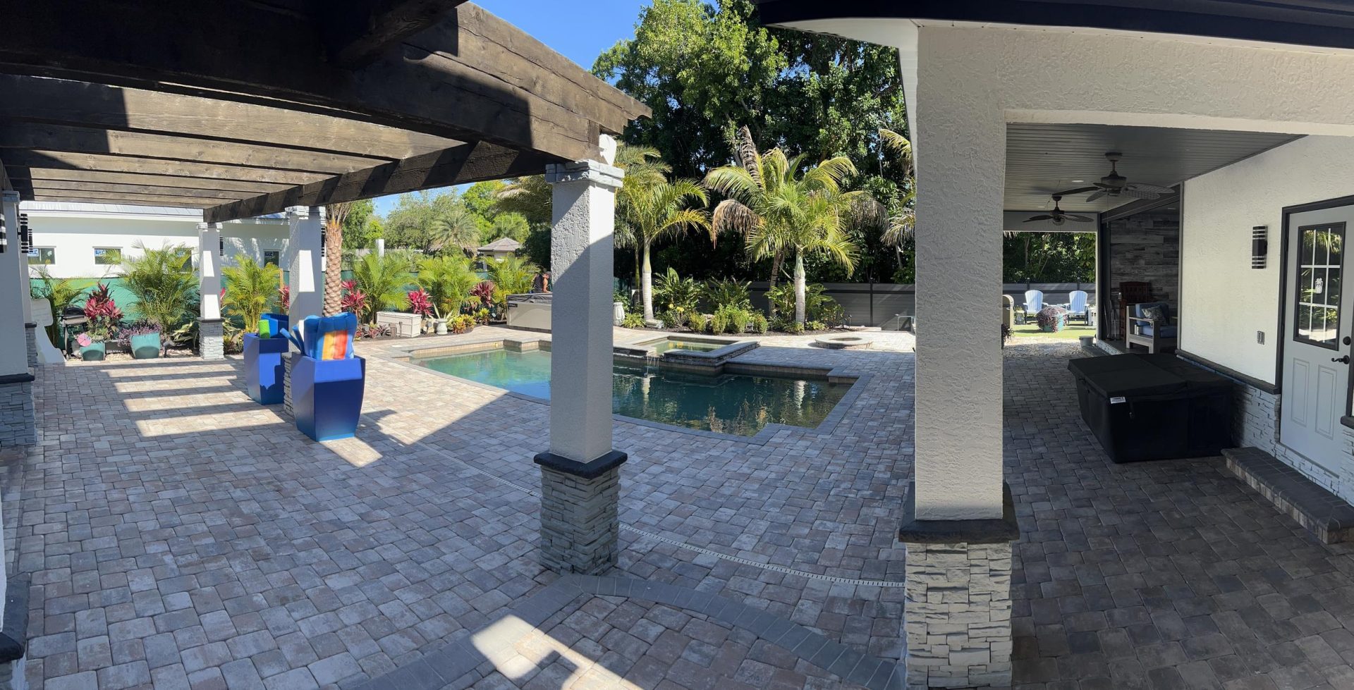 1671 North Drive Sarasota Fl Paver Seal and driveway clean after photo (7)