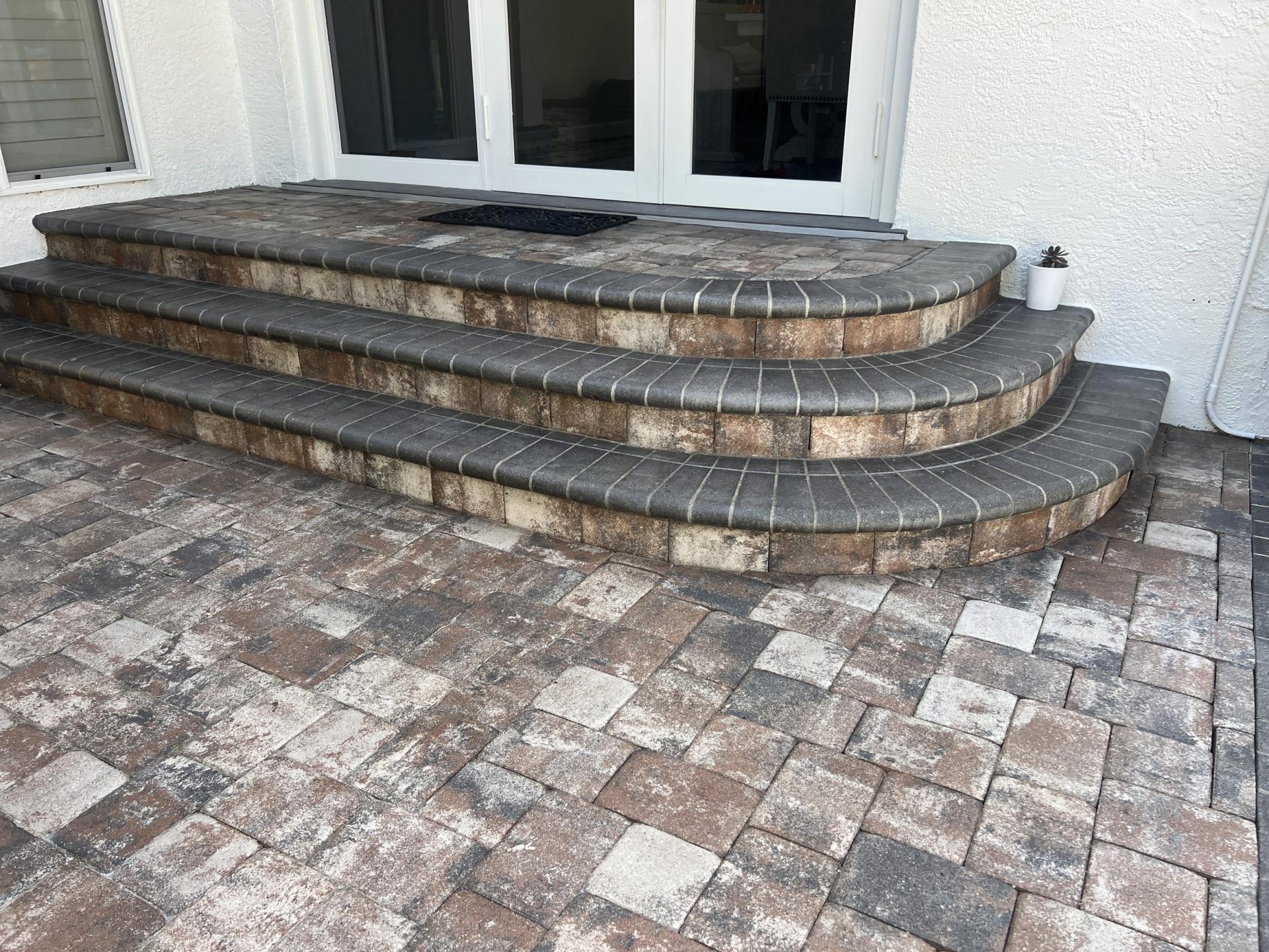 1671 North Drive Sarasota Fl Paver Seal and driveway clean after photo (8)