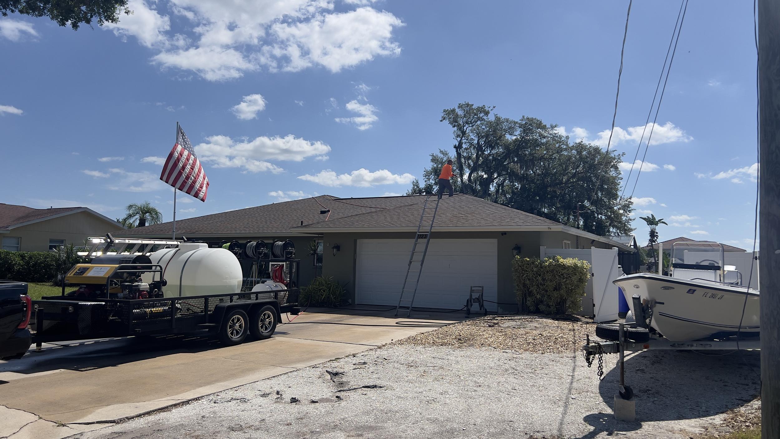 2123 W. Leewyn Sarasota Soft Wash Roof After (4)