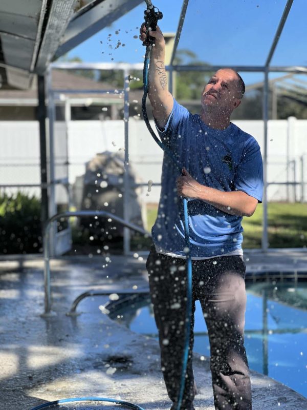 2135 West Leewyn Dr Sarasota roof and driveway clean before and during (27)