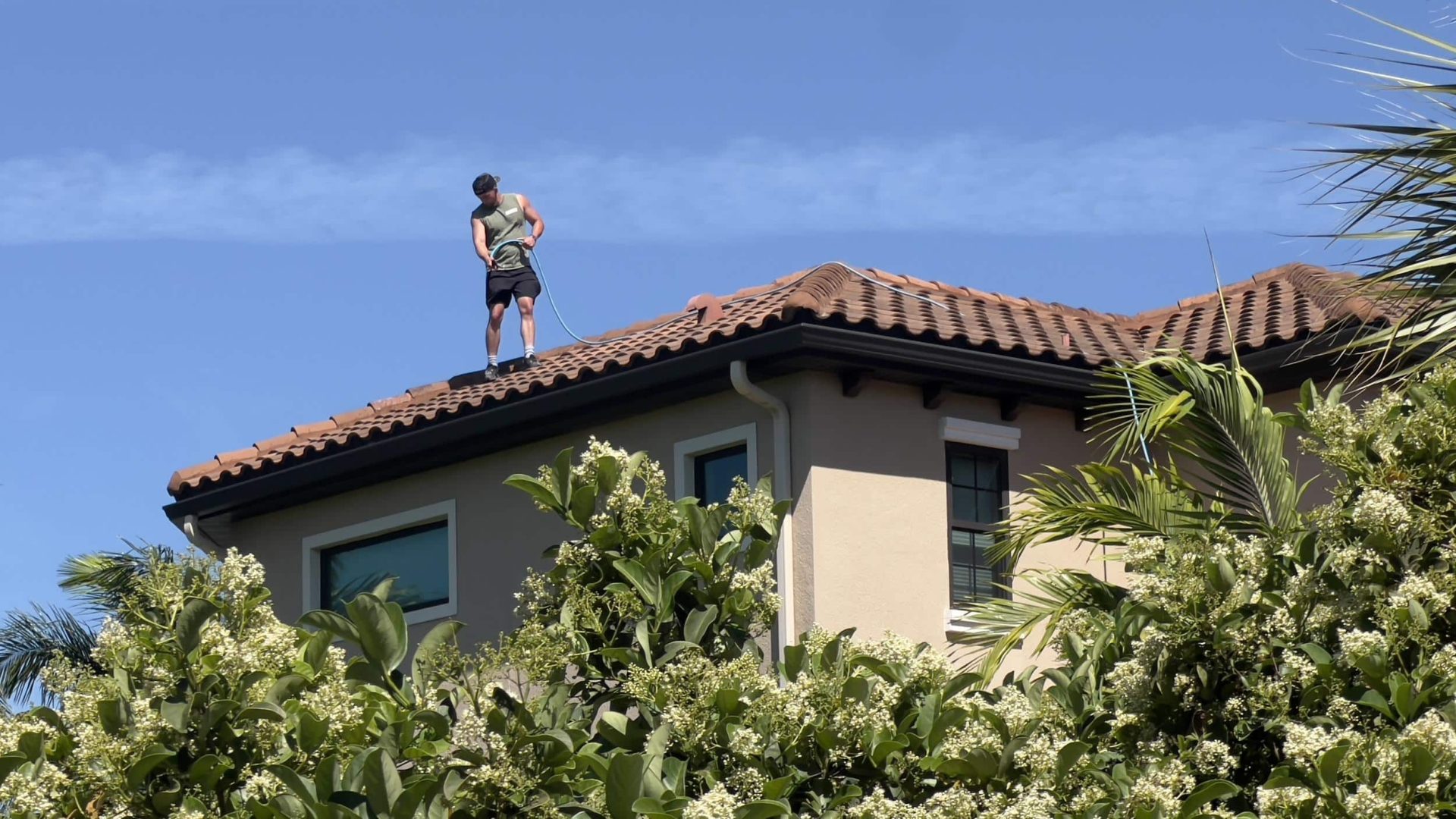 3606 Tangier dr sarasota tile roof before pressure wash (32)