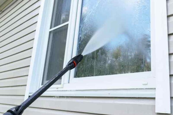 pressure washing services for realtors sw florida window cleaners residential or commercial window cleaning pressure washing a window