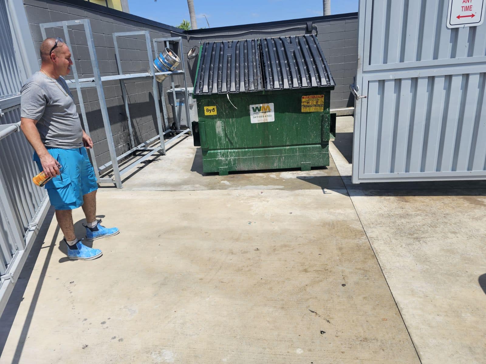 restaurant maintenance & pressure washing Yard House Grease Trap Clean Out (9)